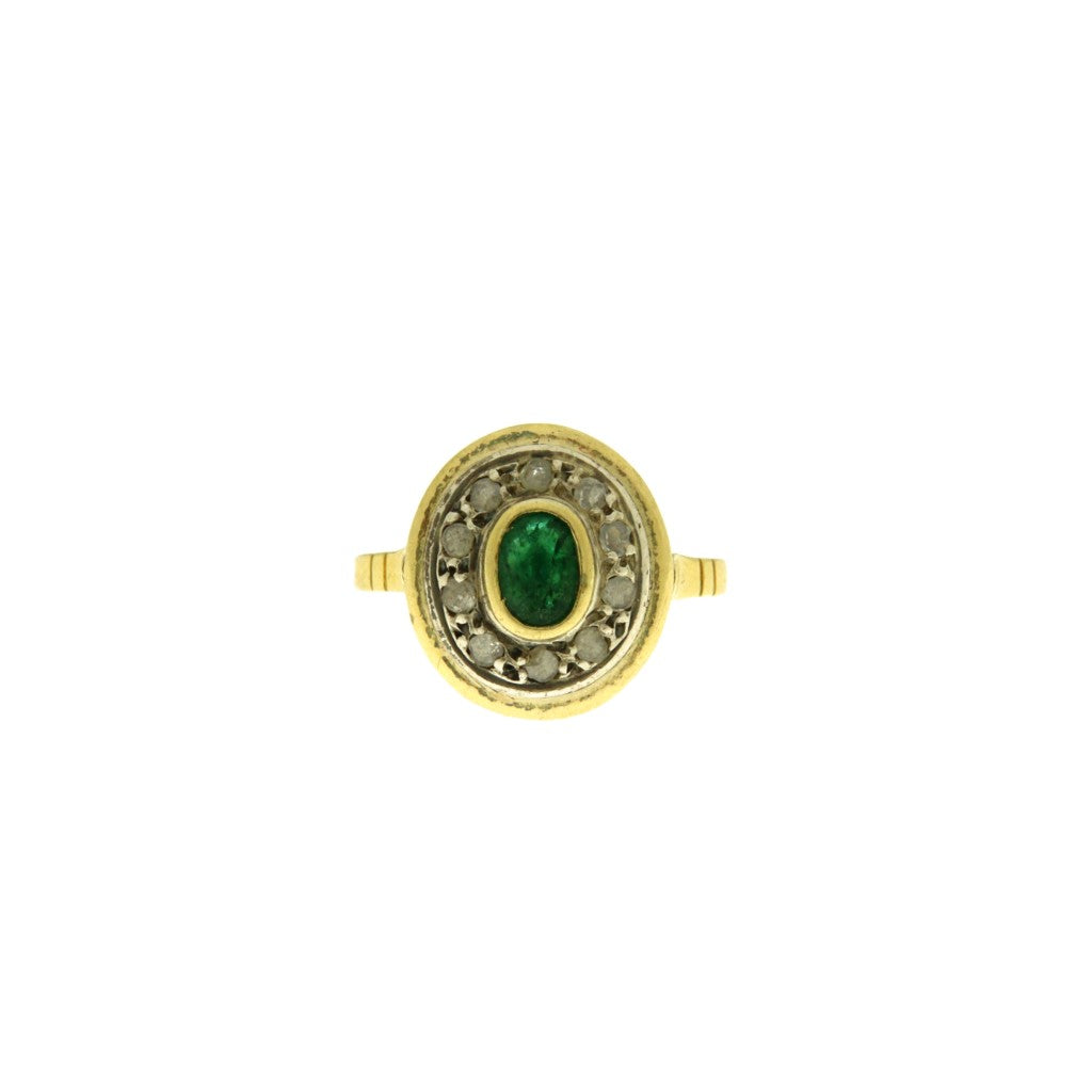 Anello Ovale con Diamanti da 0.01 CT e Smeraldo da 0.2 CT