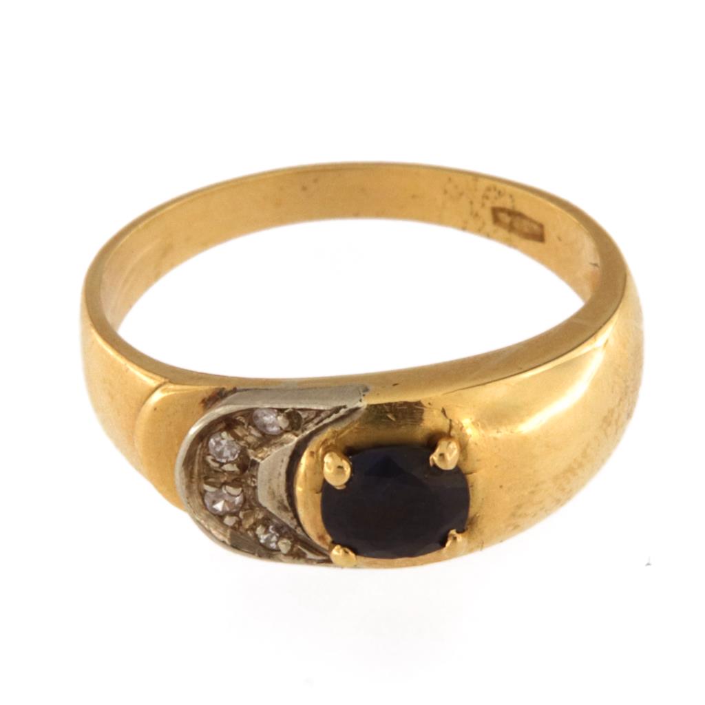 Anello Zaffiro con Diamanti