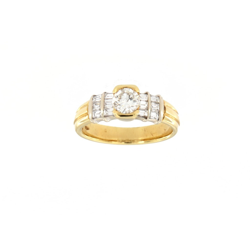 Anello con Diamanti da 0,58 CT (P2COL H/I) e 0,36 CT (G/VS) (Articolo non in Saldo)