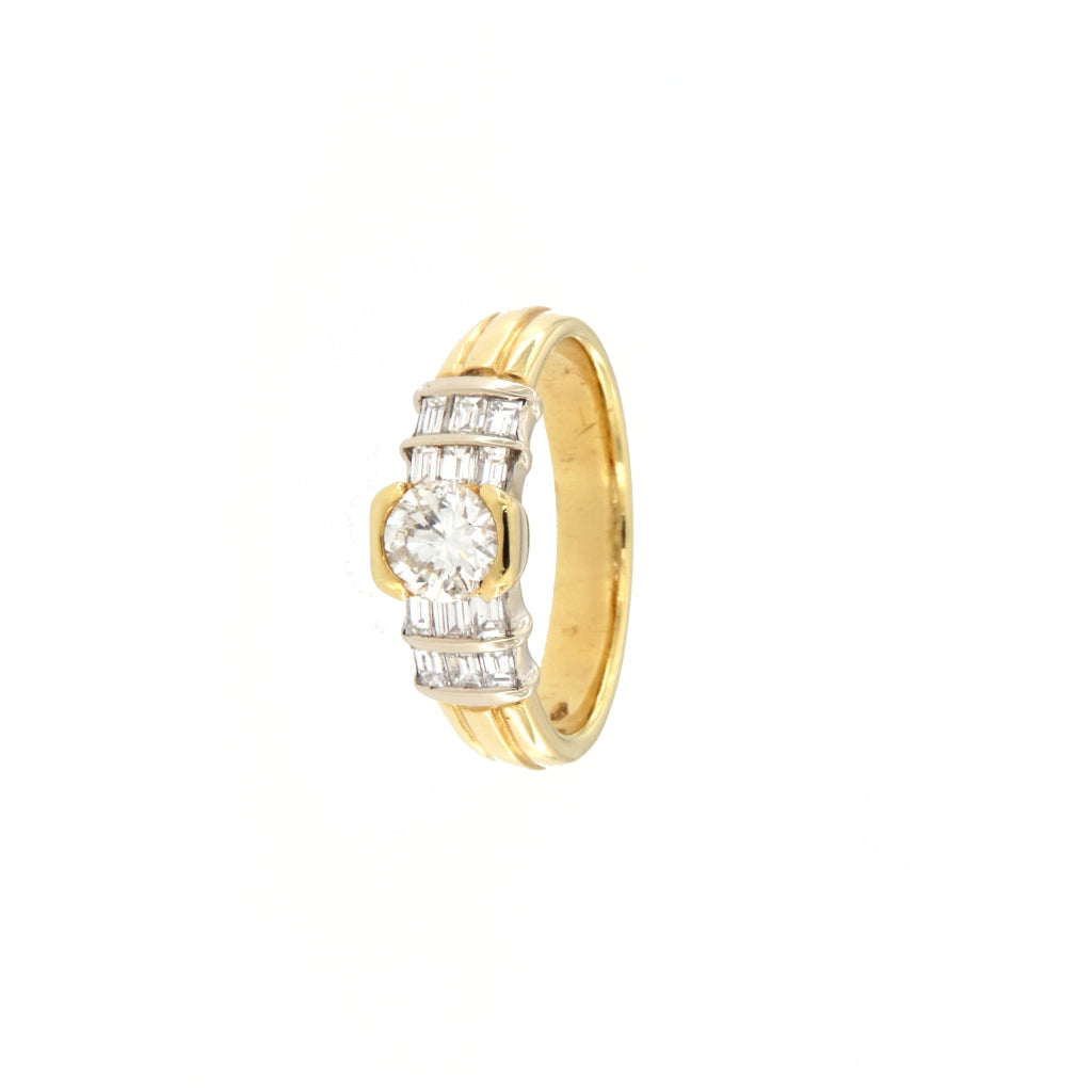 Anello con Diamanti da 0,58 CT (P2COL H/I) e 0,36 CT (G/VS) (Articolo non in Saldo)