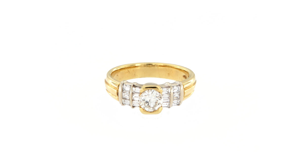 Anello con Diamanti da 0,58 CT (P2COL H/I) e 0,36 CT (G/VS) (Articolo non in Saldo)