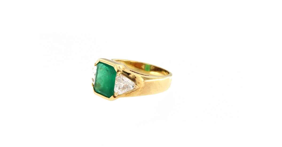 Anello Smeraldo da 2,1 CT e Diamanti da 1,4 CT (COL G/SI2) (Articolo non in Saldo)