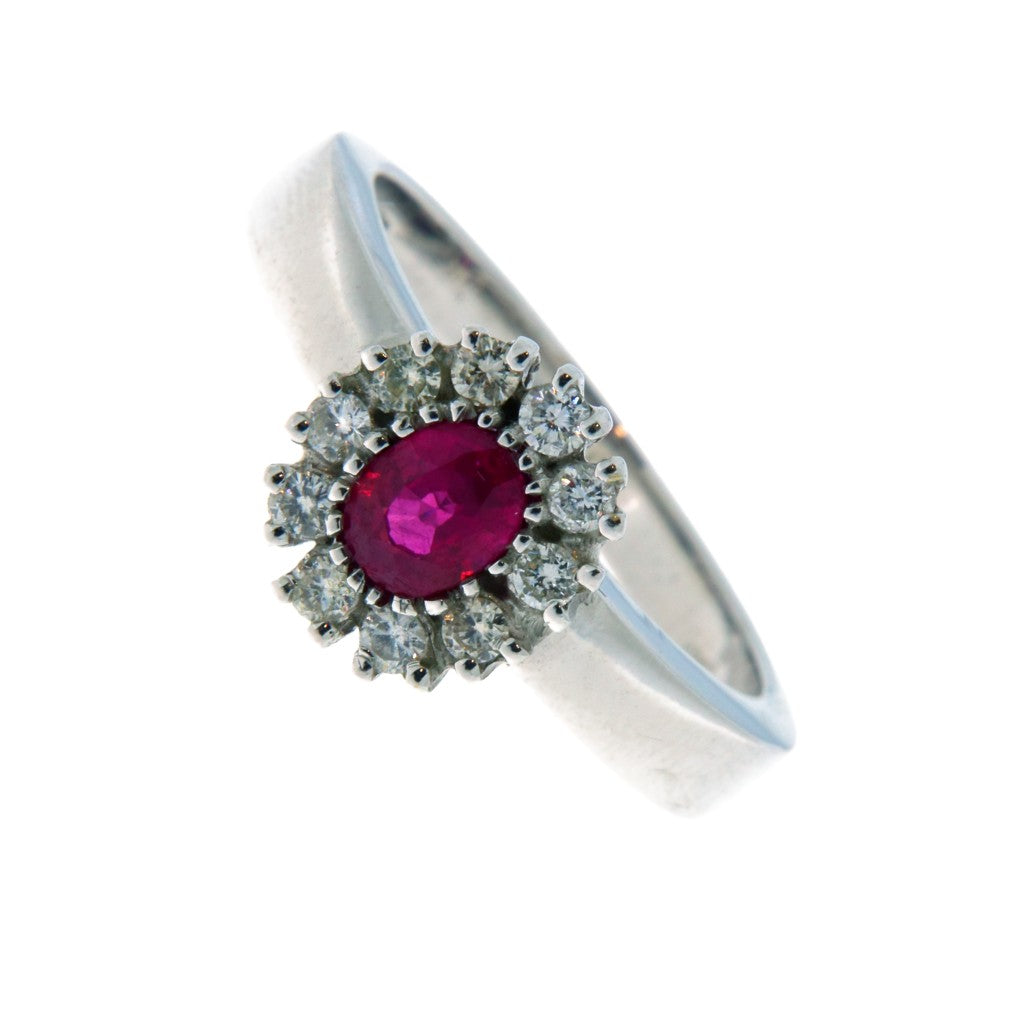 Anello Fiore con Rubino da 0.72 CT e Diamanti da 0.20 CT (Articolo Non in Saldo)