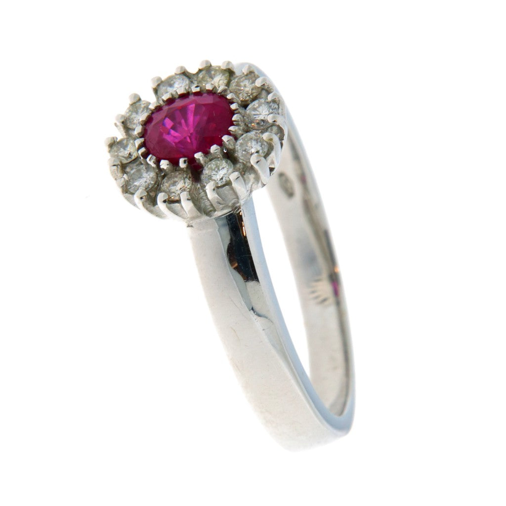 Anello Fiore con Rubino da 0.72 CT e Diamanti da 0.20 CT (Articolo Non in Saldo)
