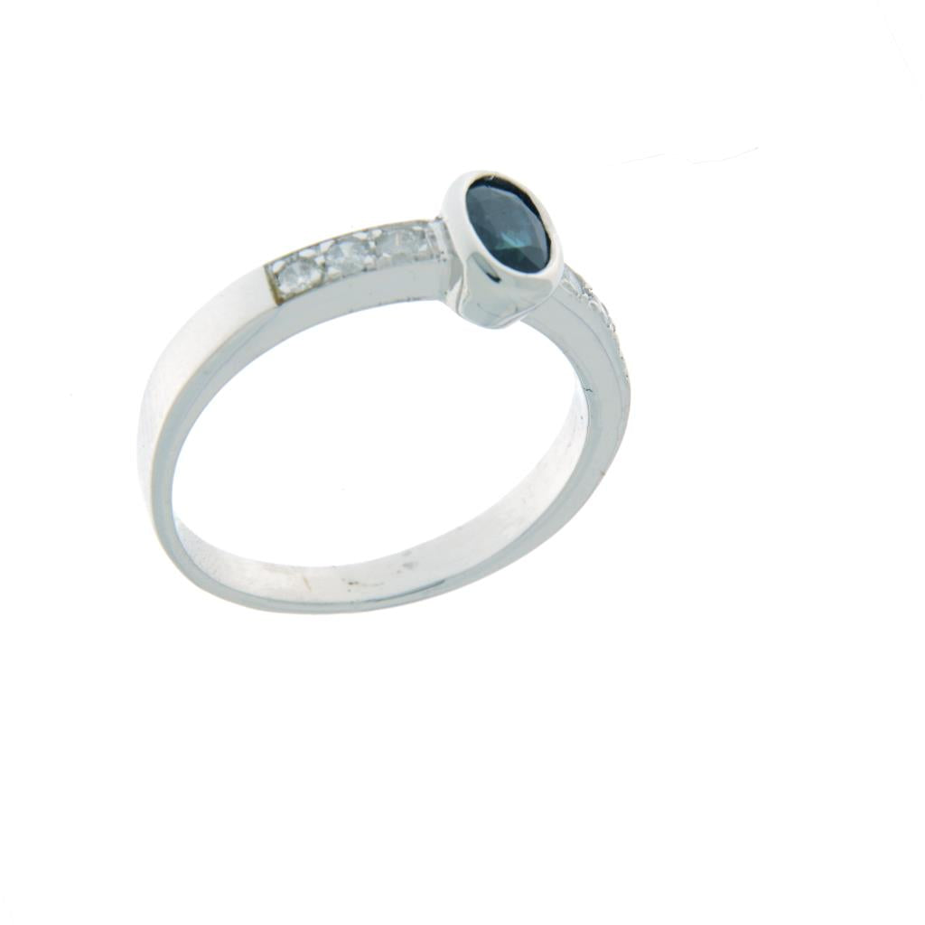 Anello con Zaffiro e diamanti