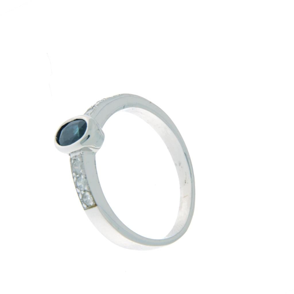 Anello con Zaffiro e diamanti