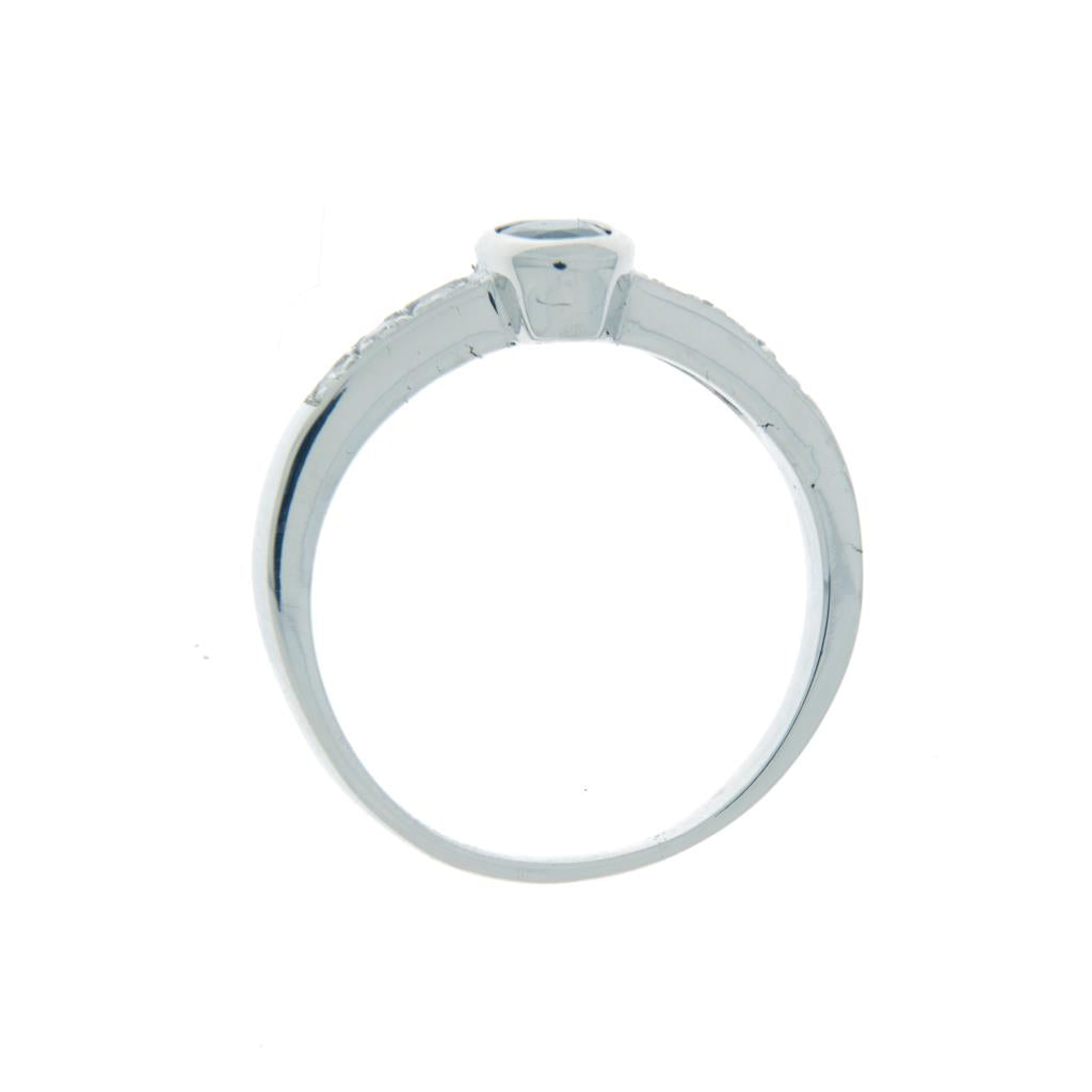 Anello con Zaffiro e diamanti