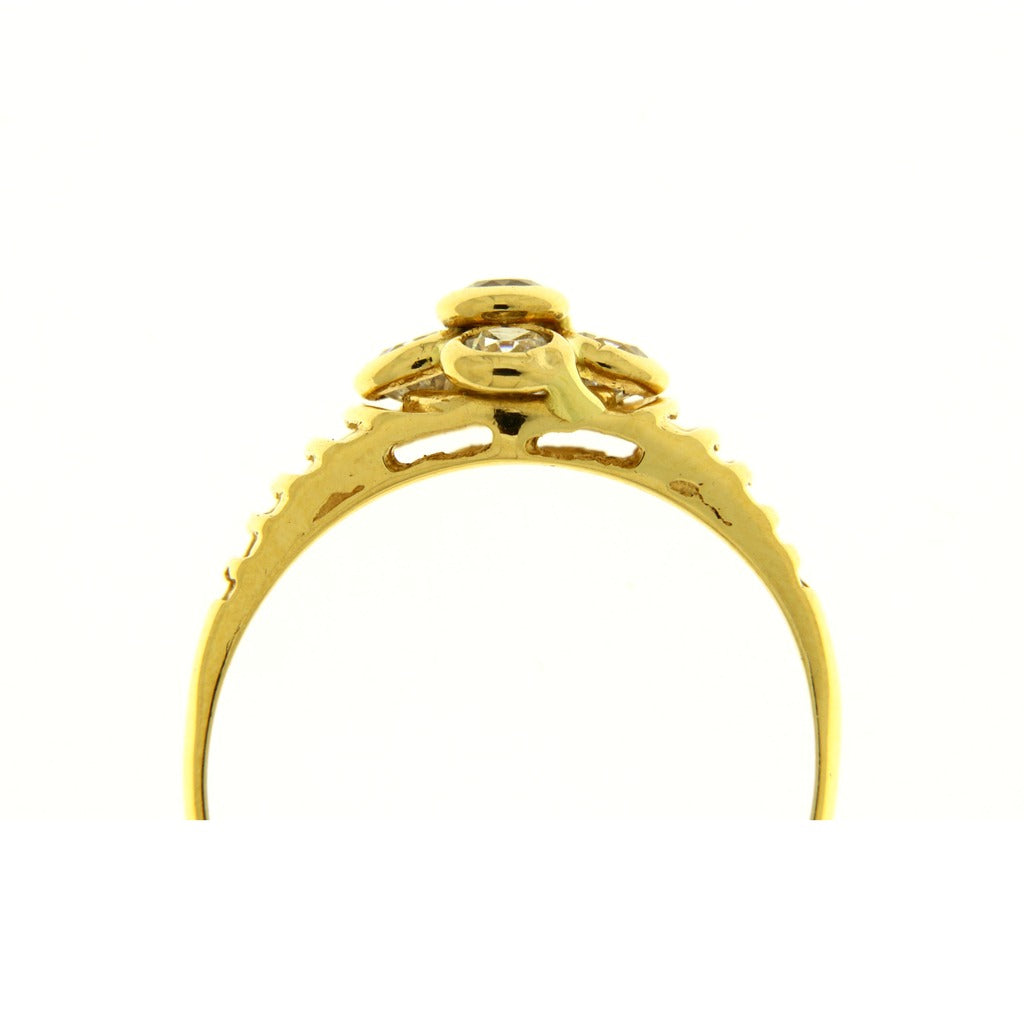 Anello Fiore con Pietre Bianche