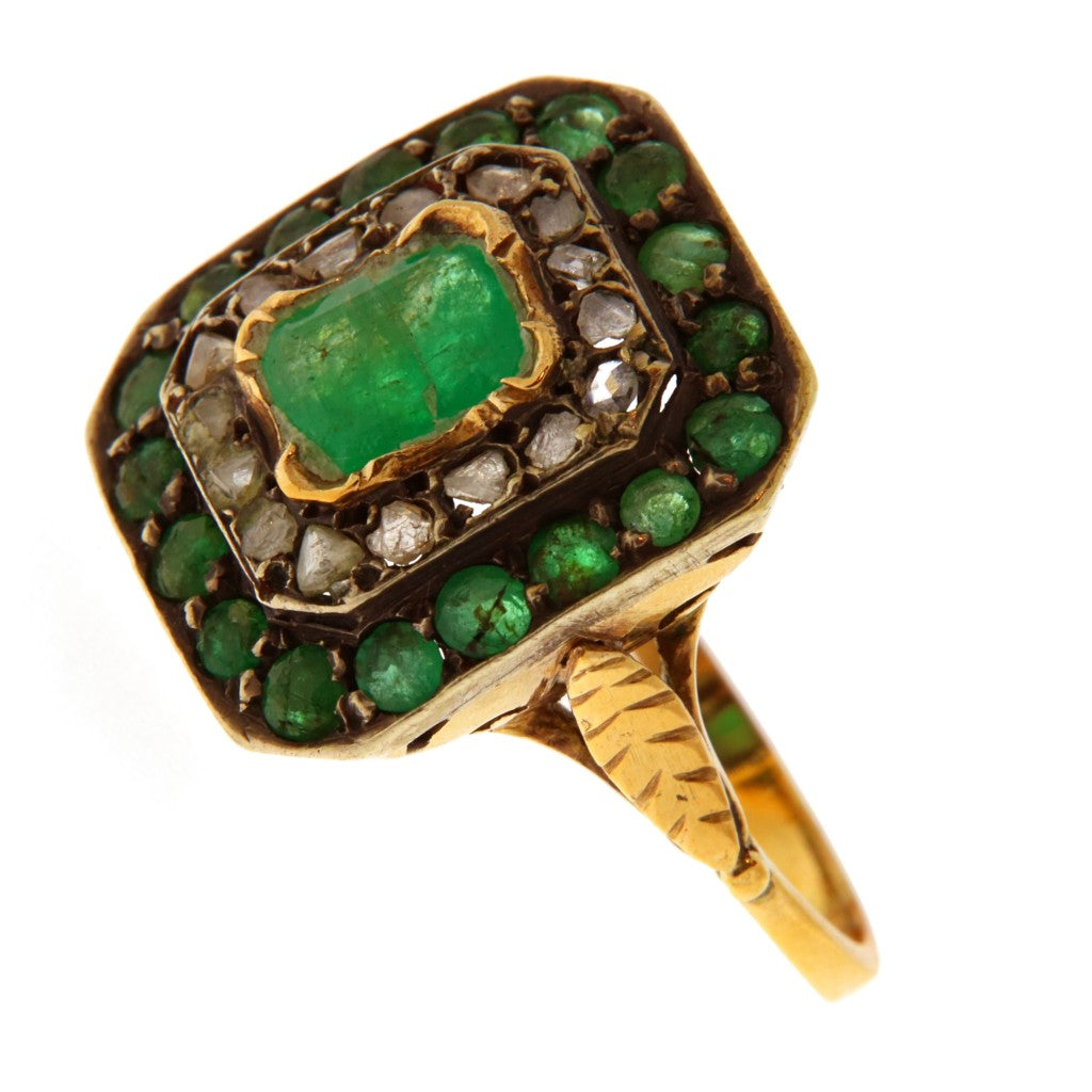 Anello Vintage con Smeraldo e Diamanti (Articolo Non in Saldo)