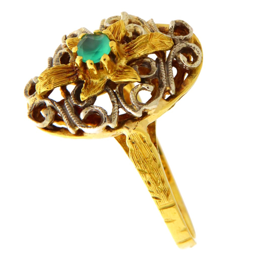 Anello Ovale Lavorato con Pietra Verde