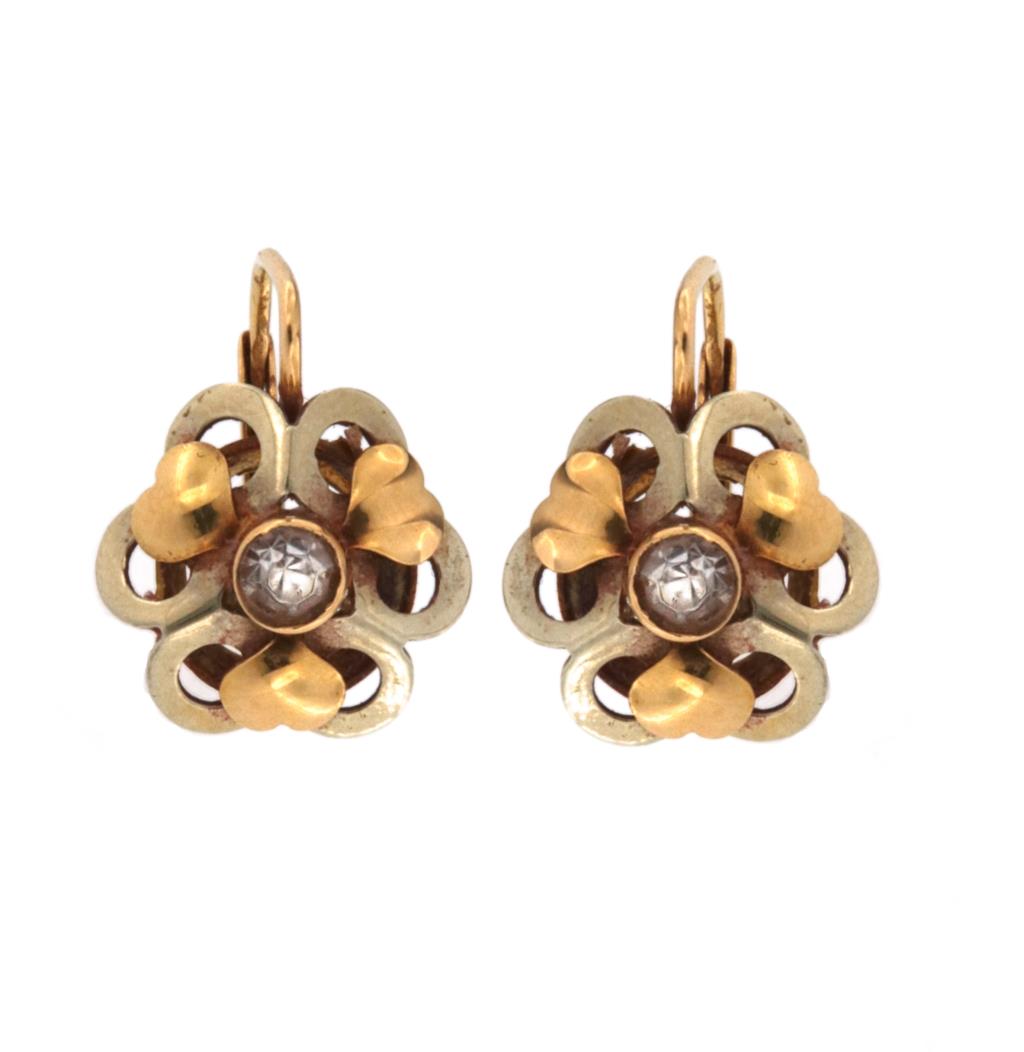 Orecchini a Trifoglio con Pietrina Bianca