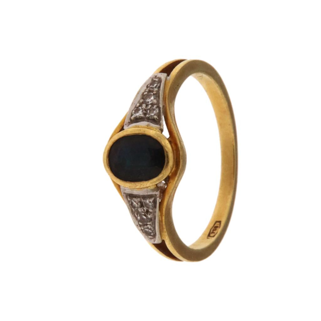 Anello Ovale Zaffiro e Diamantini